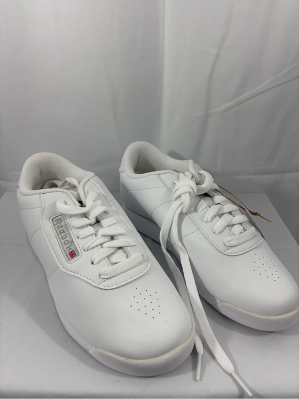 NWT Reebok Women’s Size 7 Classic White Sneakers